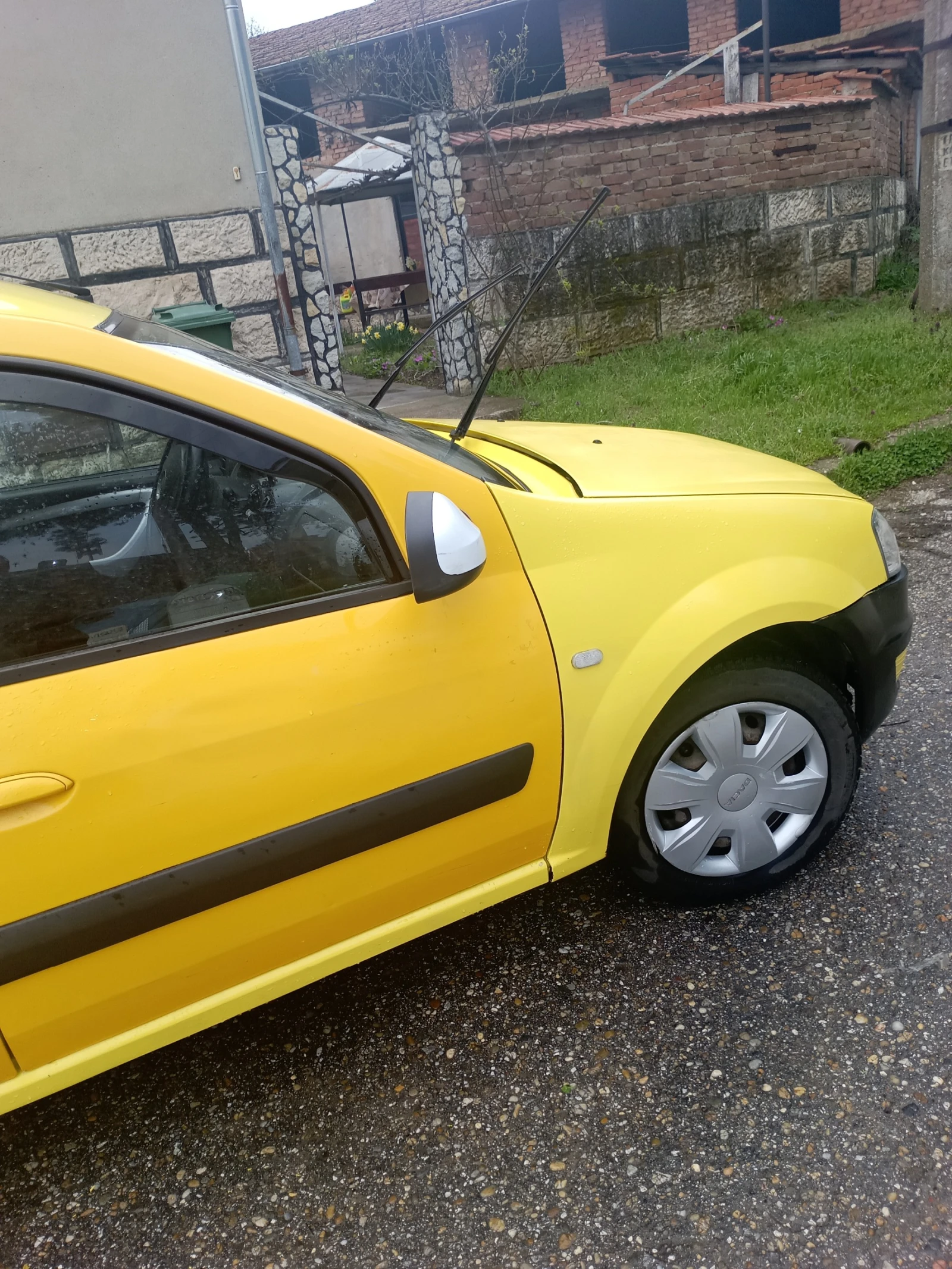 Dacia Logan, снимка 2 - Автомобили и джипове - 54151610