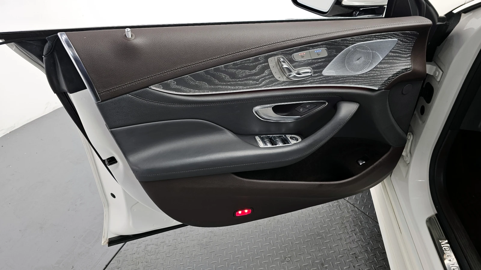 Mercedes-Benz CLS 450 AMG PK* DIGITAL* 9G* BURMASTER* HEAD-UP* КРАЙНА ЦЕ, снимка 12 - Автомобили и джипове - 54167979