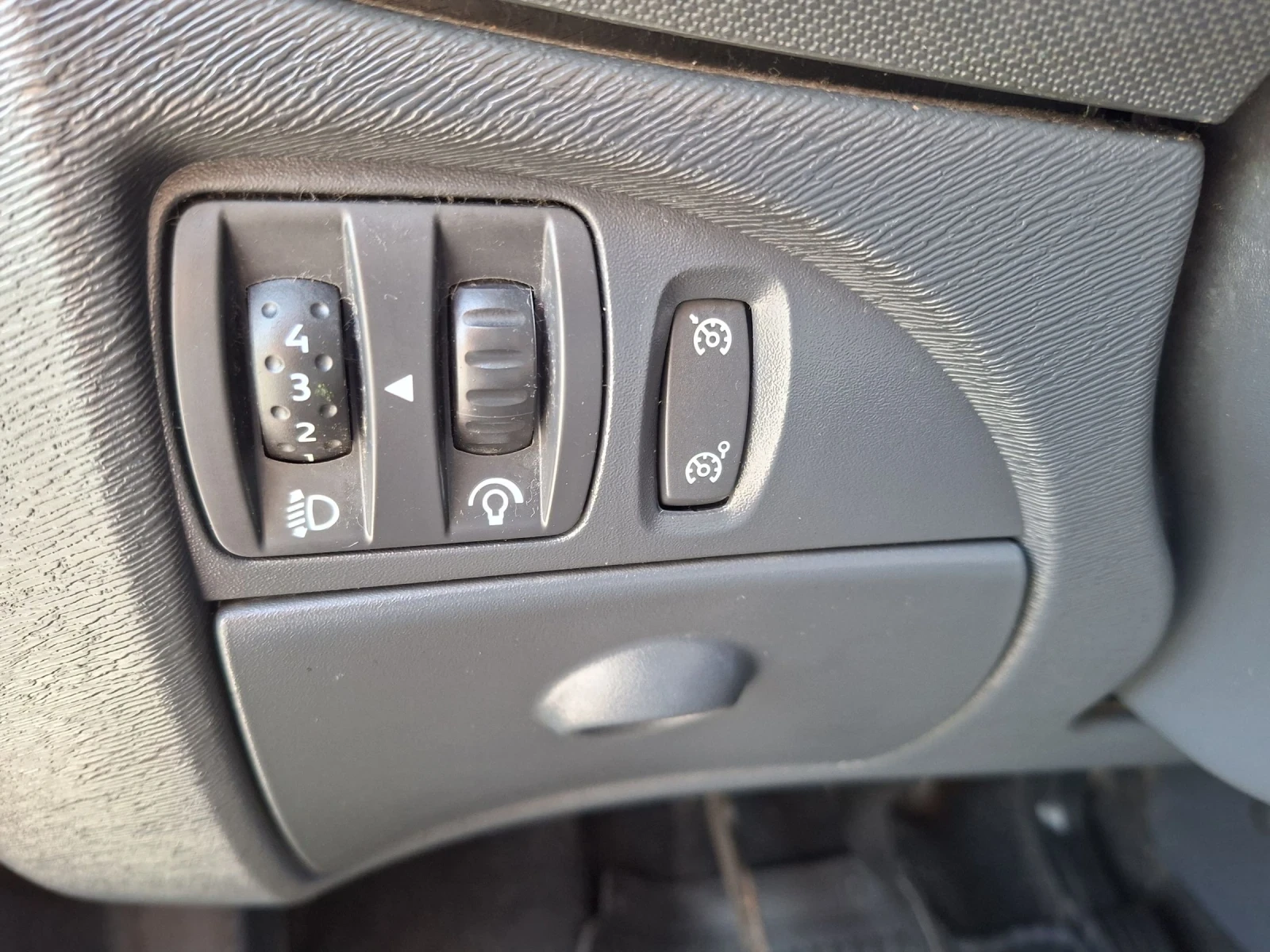 Renault Twingo 1.2 /75kс, снимка 12 - Автомобили и джипове - 54351012