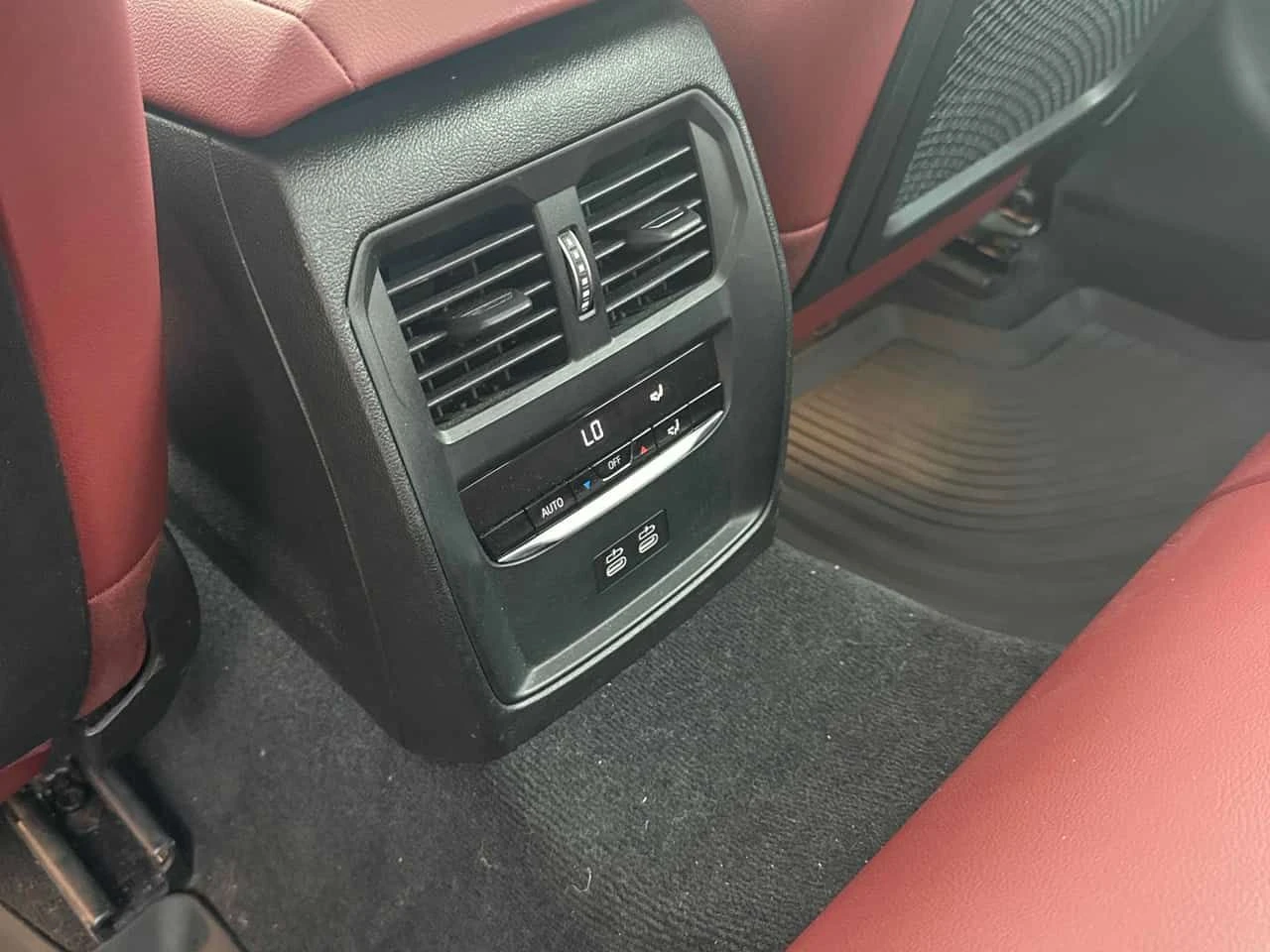 BMW 330 330i xDrive  CARFAX | Mobile.bg � ����������� 12
