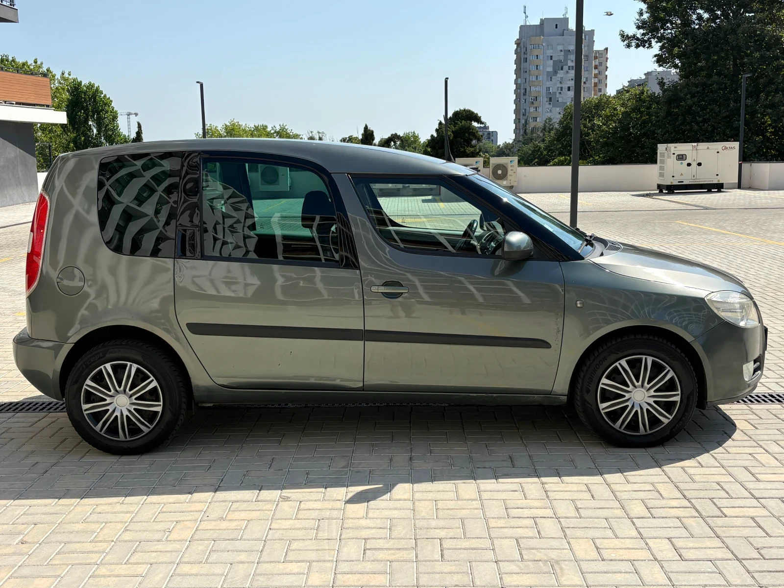 Skoda Roomster 1.9tdi 105кс, снимка 4 - Автомобили и джипове - 55415468
