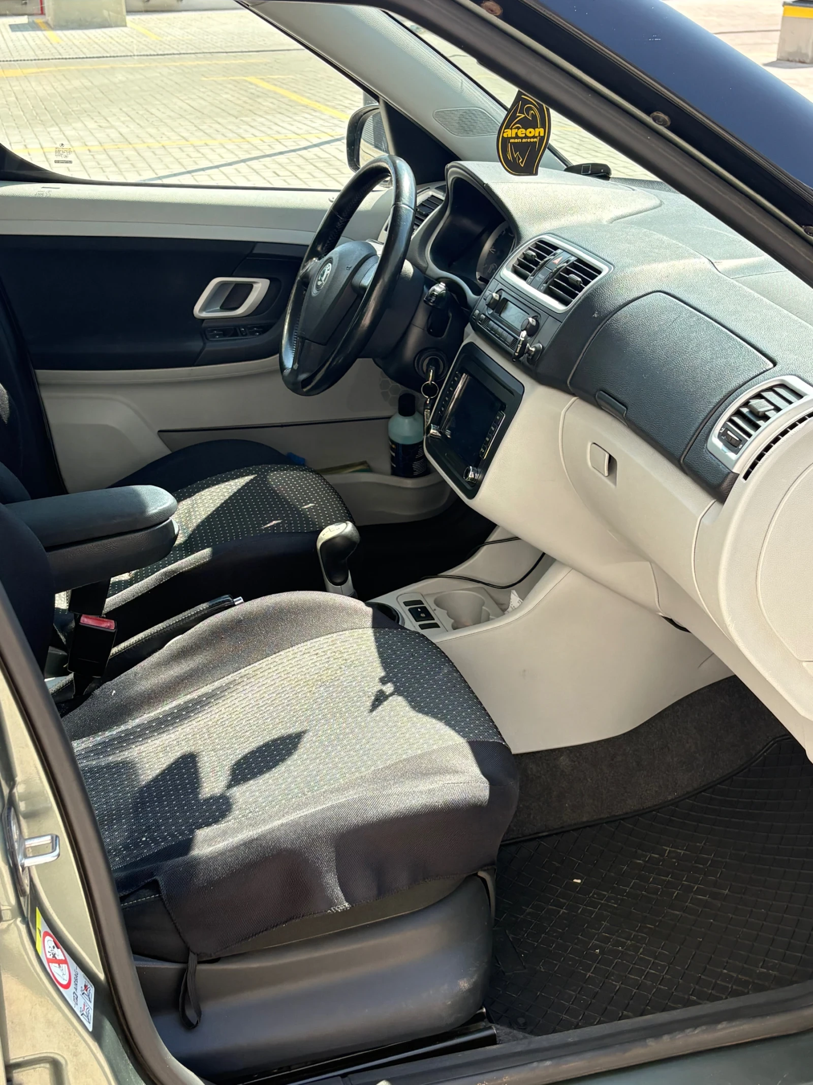 Skoda Roomster 1.9tdi 105кс, снимка 12 - Автомобили и джипове - 55415468