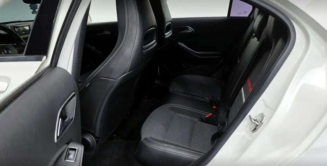 Mercedes-Benz A 200 * АвтоКредит* (ЦЕНА ДО БГ), снимка 13 - Автомобили и джипове - 55485582