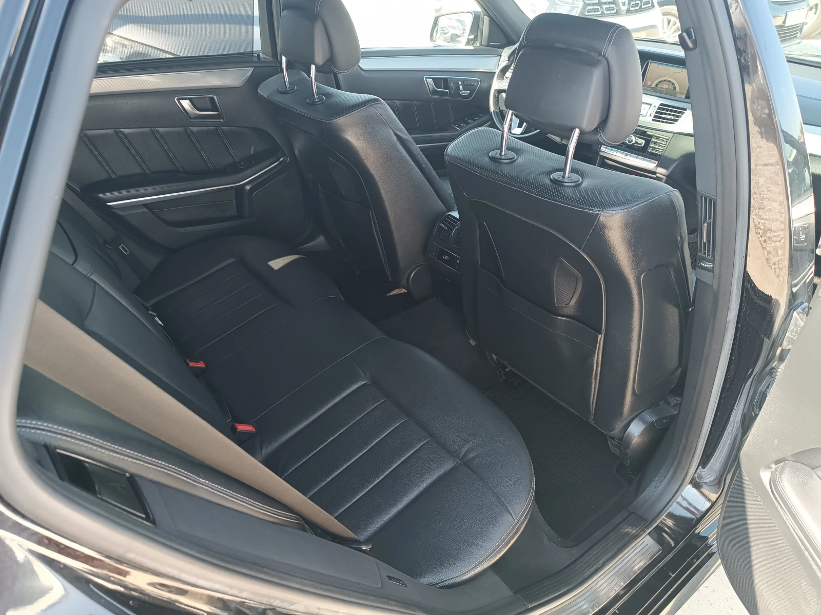 Mercedes-Benz E 350 350cdi 4matic, снимка 8 - Автомобили и джипове - 55569312