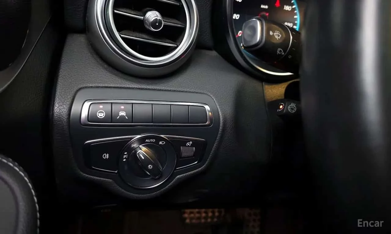 Mercedes-Benz C 200 AMG LINE* DIGITAL* ФИКСИРАНА ЦЕНА ДО БЪЛГАРИЯ* , снимка 12 - Автомобили и джипове - 56258775