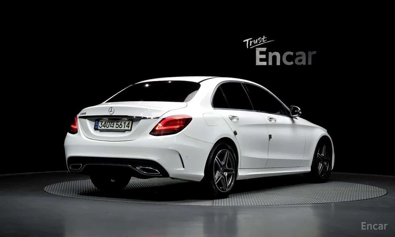 Mercedes-Benz C 200 AMG LINE* DIGITAL* ФИКСИРАНА ЦЕНА ДО БЪЛГАРИЯ* , снимка 2 - Автомобили и джипове - 56258775