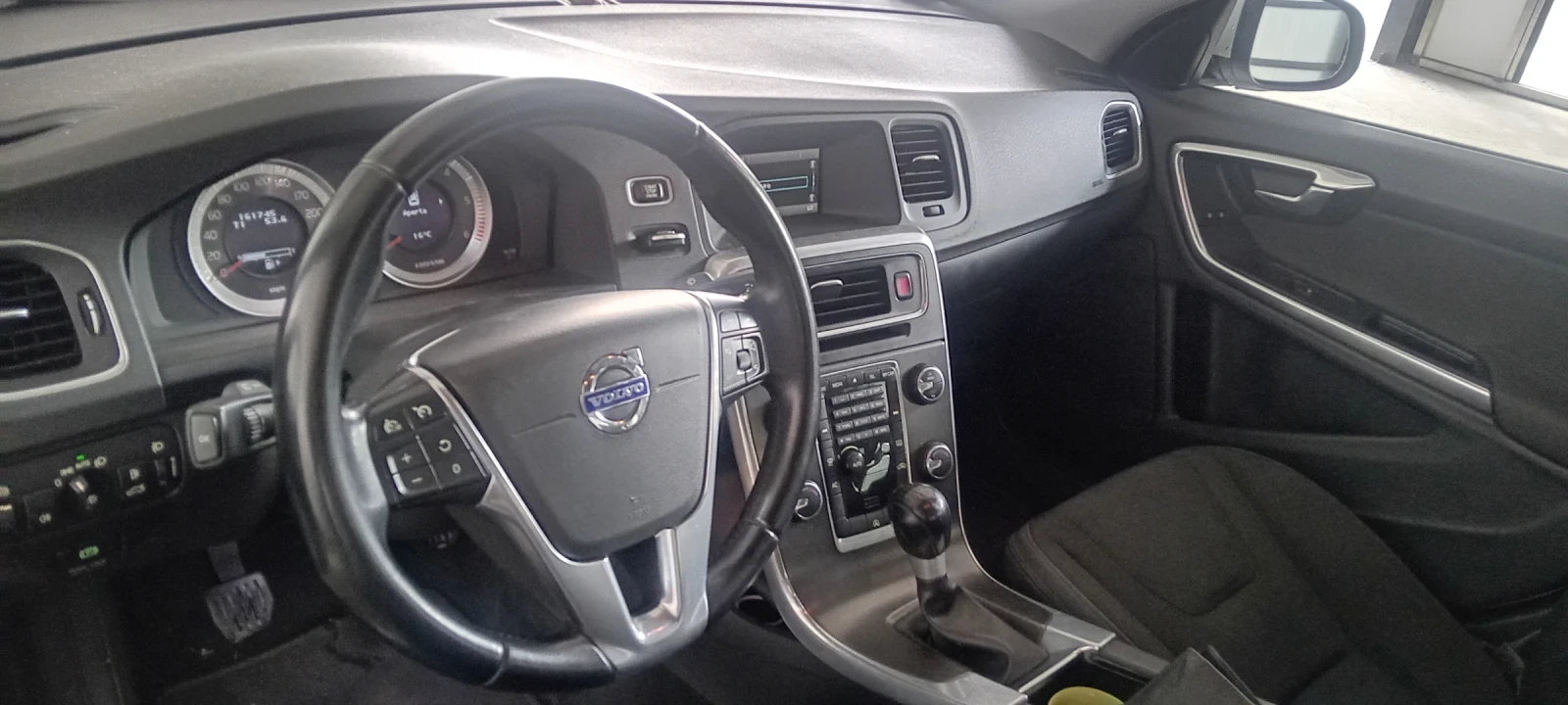 Volvo S60, снимка 9 - Автомобили и джипове - 56367333