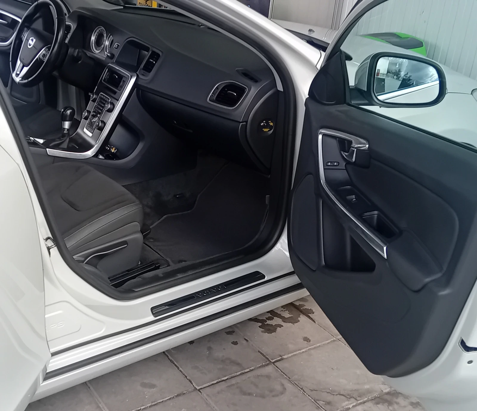 Volvo S60, снимка 11 - Автомобили и джипове - 56367333