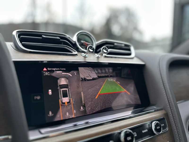 Bentley Bentayga V8 AZURE, снимка 11 - Автомобили и джипове - 52883971