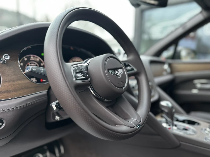 Bentley Bentayga V8 AZURE, снимка 9 - Автомобили и джипове - 52883971
