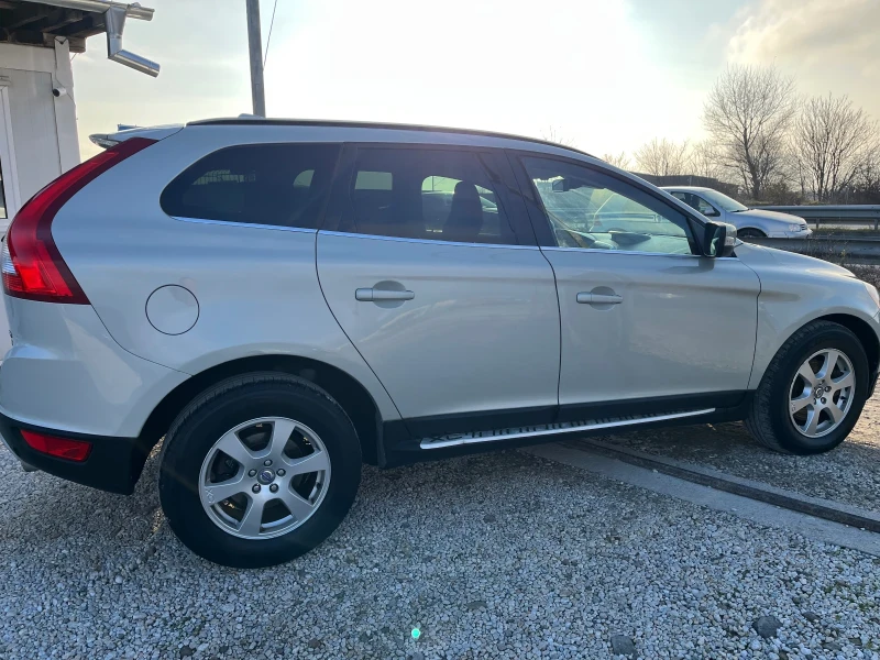 Volvo XC60 2.4D4 AWD Automat 163кс, снимка 4 - Автомобили и джипове - 52885214