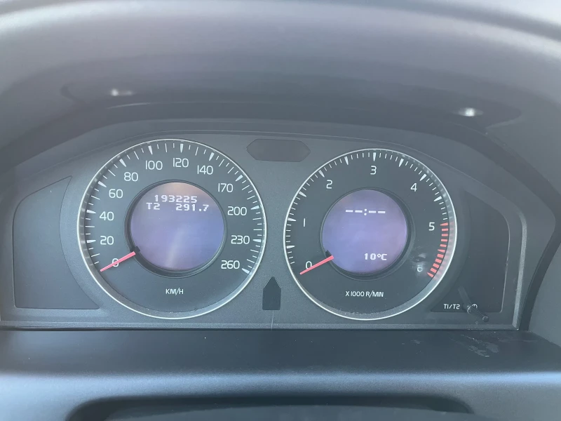 Volvo XC60 2.4D4 AWD Automat 163кс, снимка 8 - Автомобили и джипове - 52885214