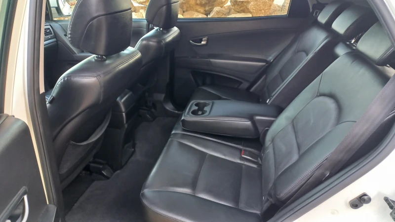 SsangYong Korando 2.0 XDI 4x4 Aut, снимка 10 - Автомобили и джипове - 52921427