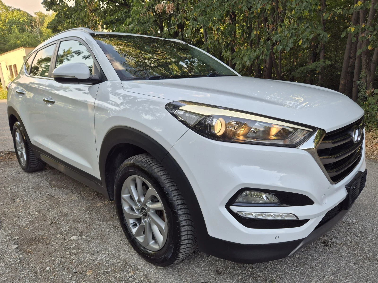 Hyundai Tucson 2.0 CRDI 4X4  - изображение 4