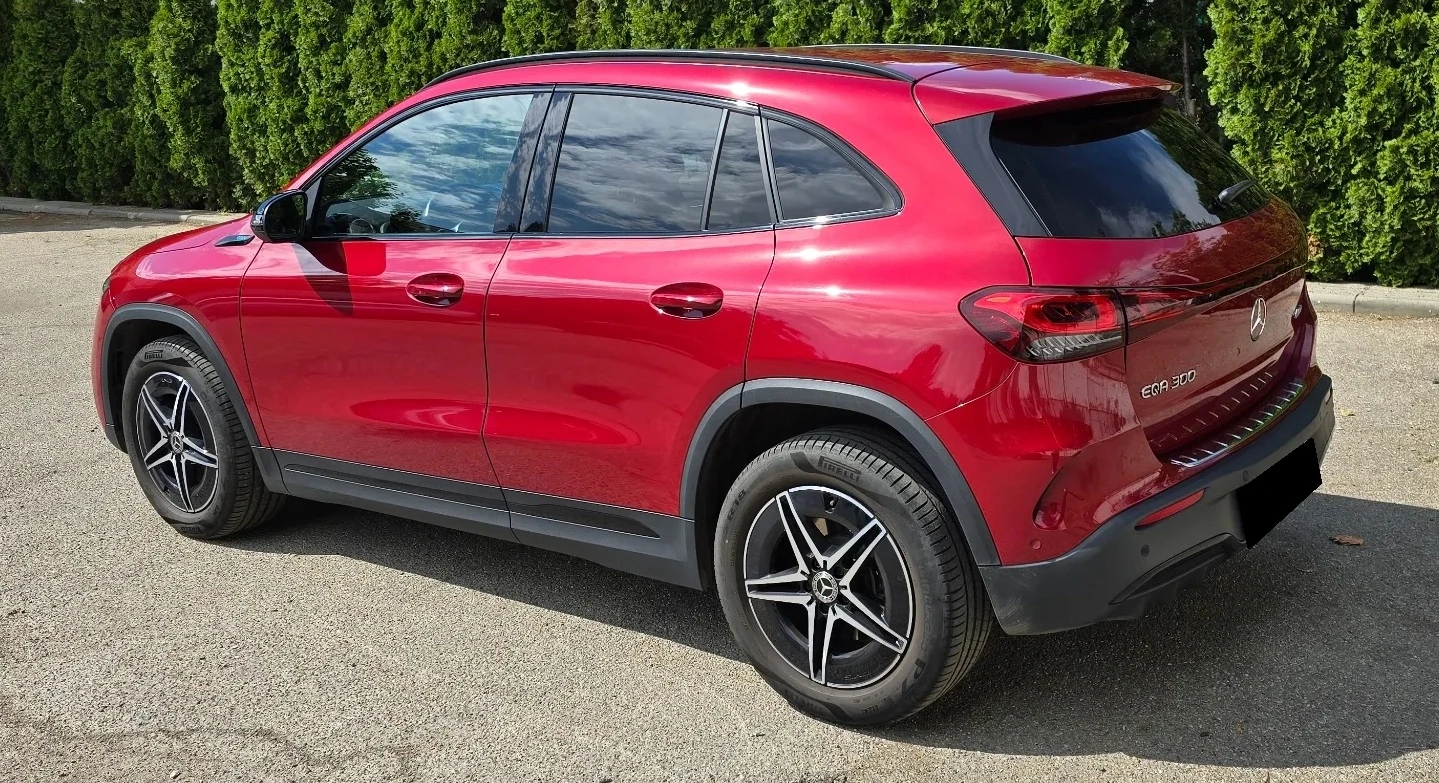 Mercedes-Benz EQA 300 SUV AMG Line 4Matic - изображение 3