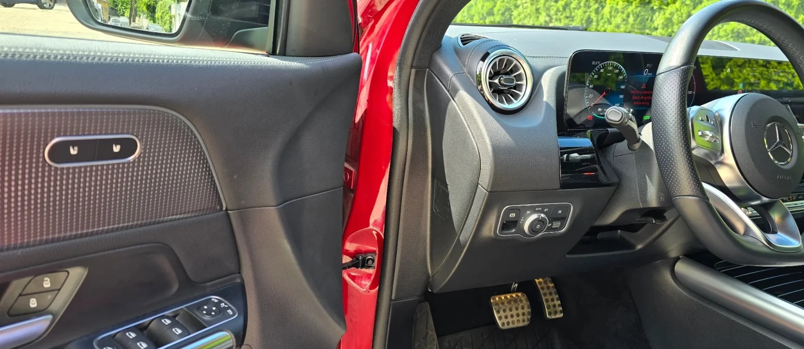 Mercedes-Benz EQA 300 SUV AMG Line 4Matic - изображение 4