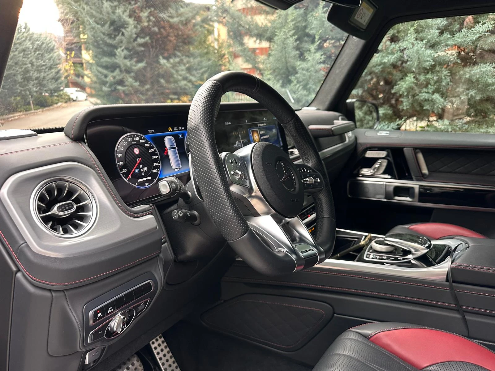 Mercedes-Benz G 63 AMG Designio Magno TV Burmester FULL  - изображение 6