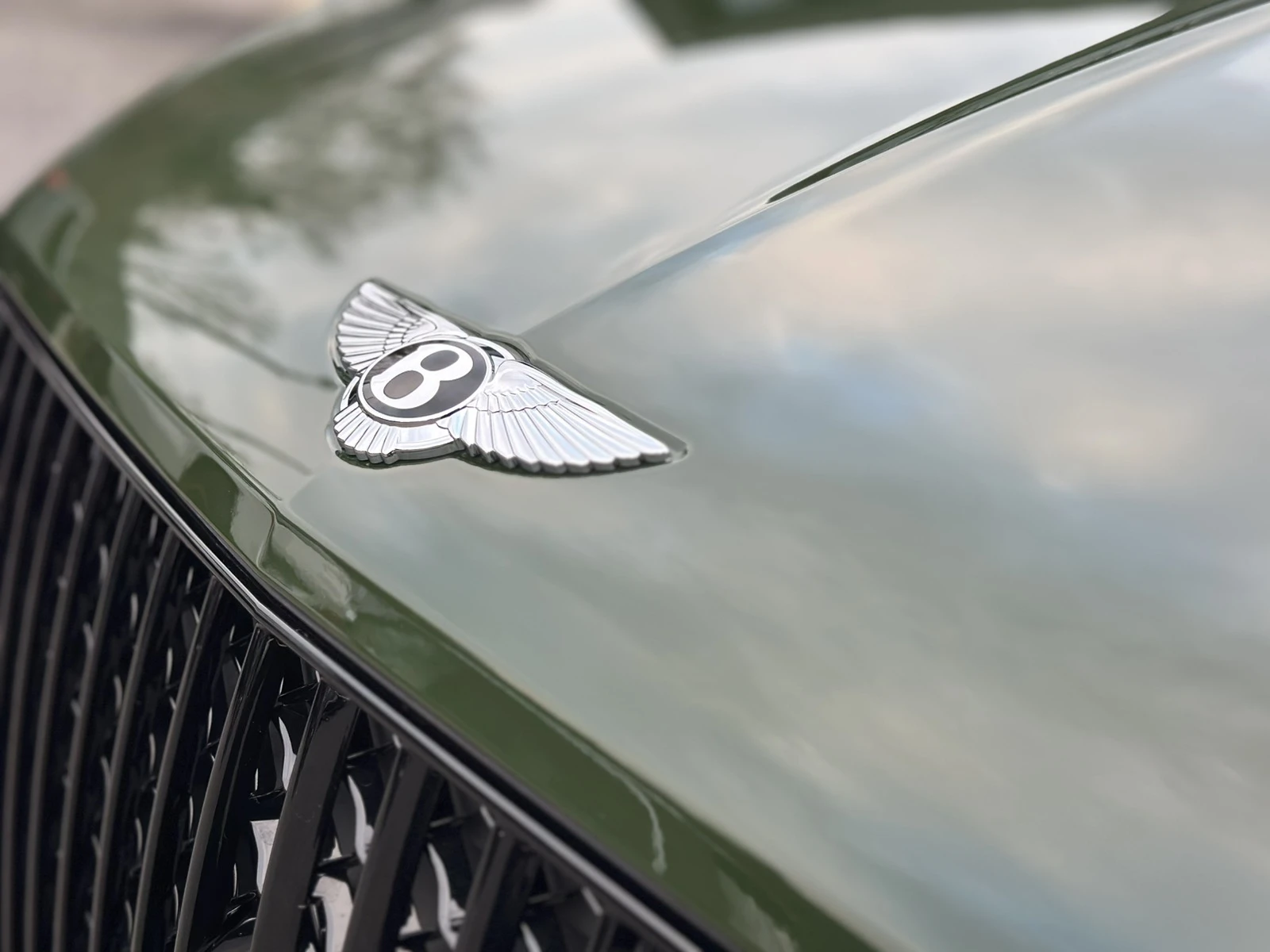 Bentley Bentayga V8 AZURE - изображение 5