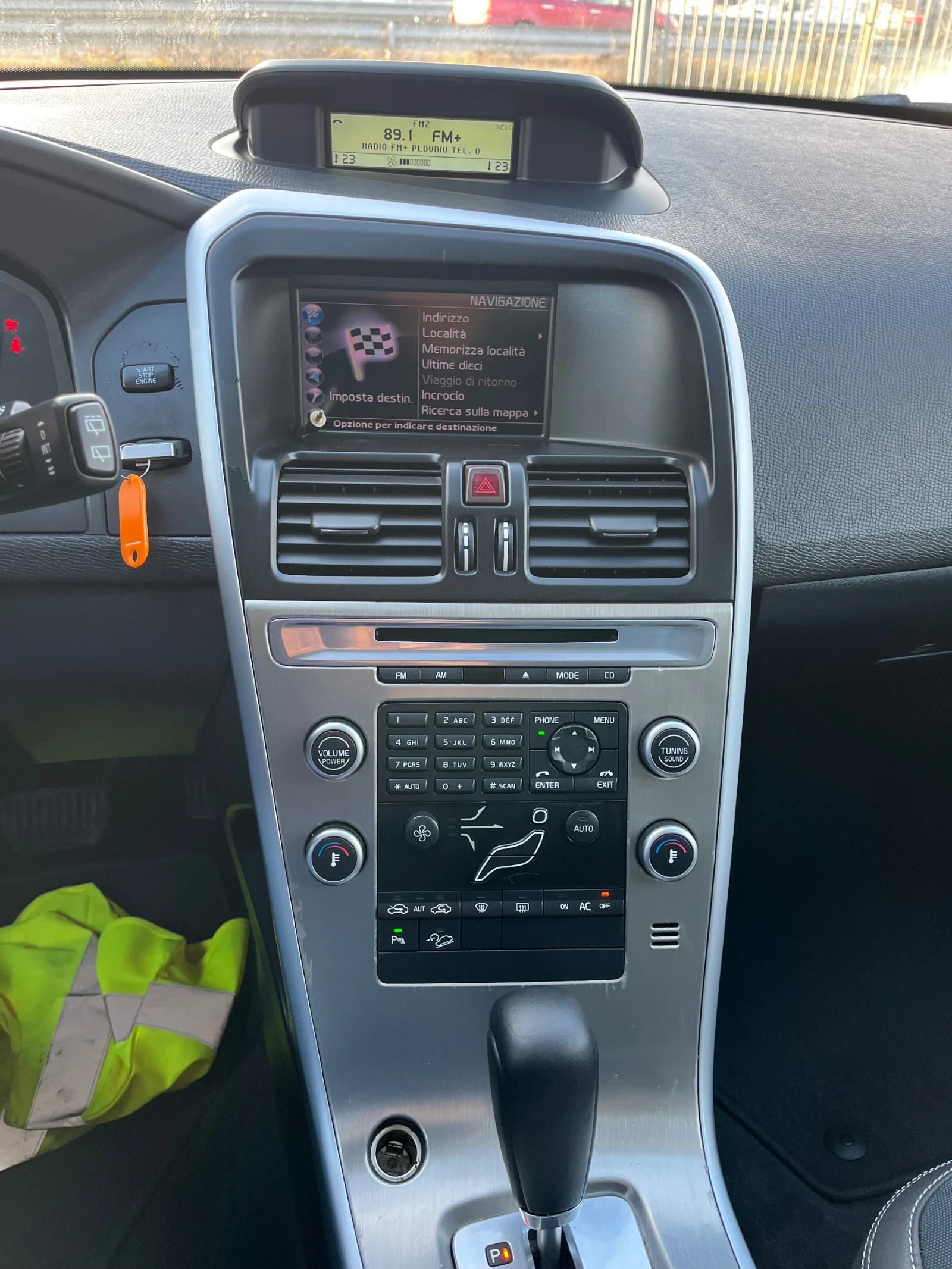 Volvo XC60 2.4D4 AWD Automat 163кс - изображение 9