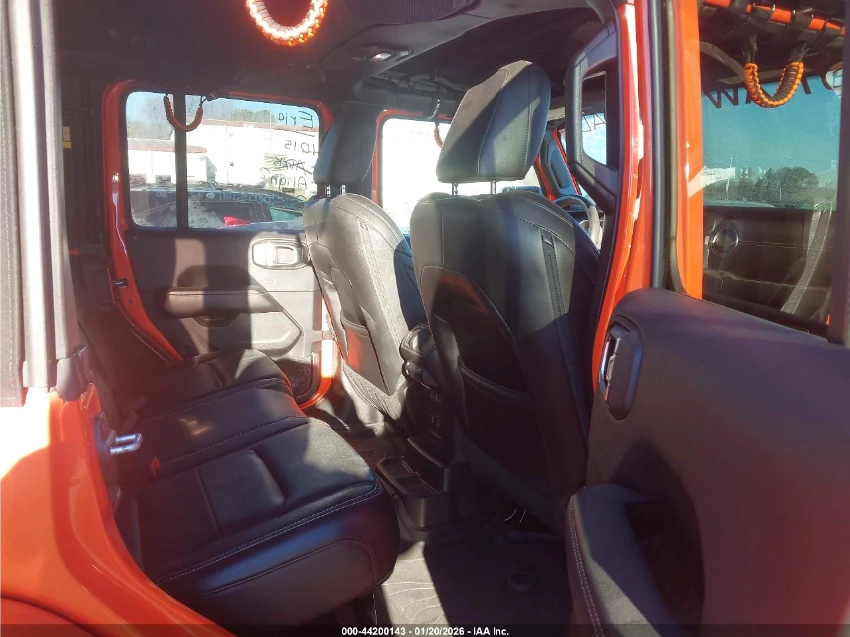 Jeep Wrangler UNLIMITED SAHARA 4X4 - изображение 8