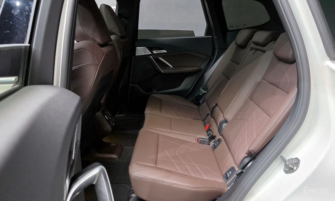 BMW X1 * xDrive* 20i M Sport* КОЖА* ПОДГРЕВ* 360 КАМЕРА* , снимка 12 - Автомобили и джипове - 53976865