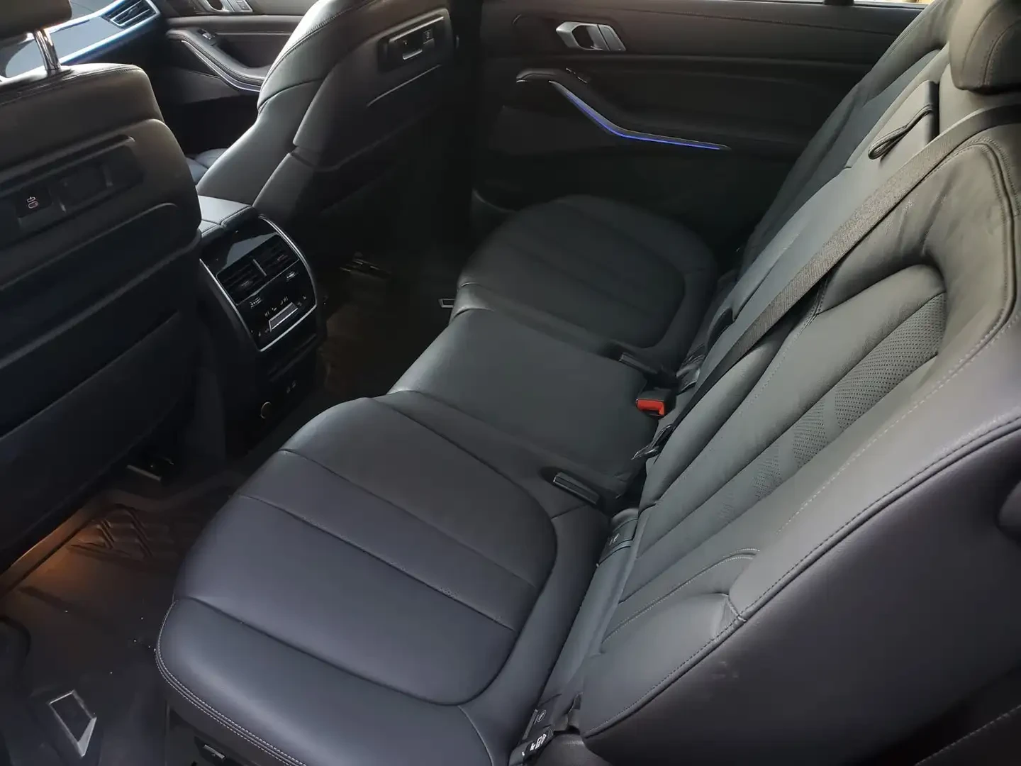 BMW X7 7 passenger* harman kardon* Head-Up* , снимка 11 - Автомобили и джипове - 54655808