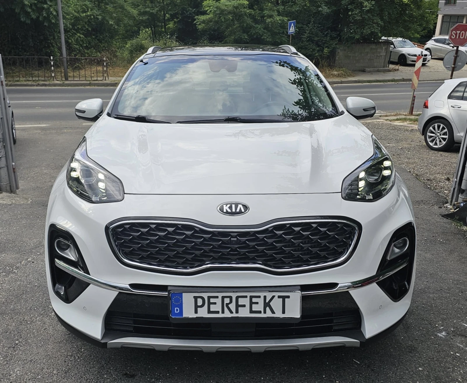 Kia Sportage 2.0CRDI* 4WD* Platinum* LED* 360cam* FULL, снимка 2 - Автомобили и джипове - 55211673