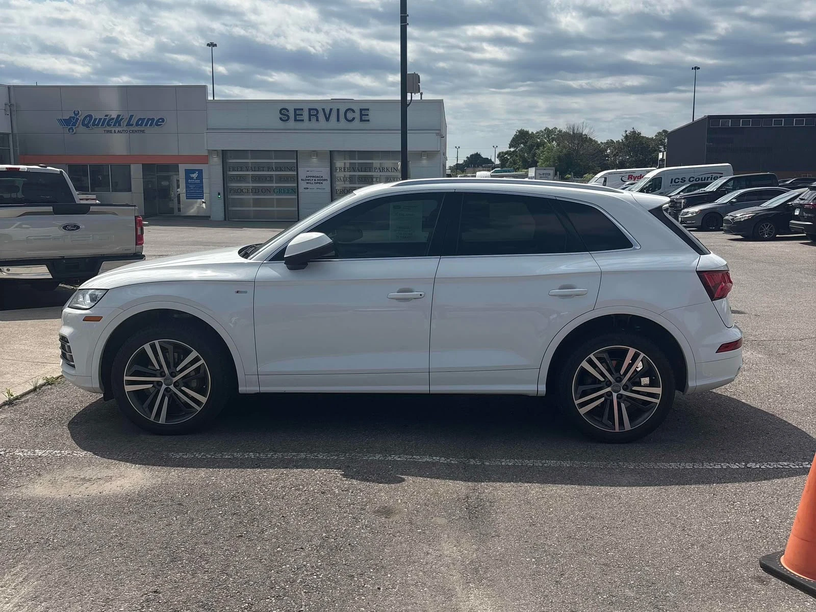 Audi Q5 S line, снимка 3 - Автомобили и джипове - 55956954