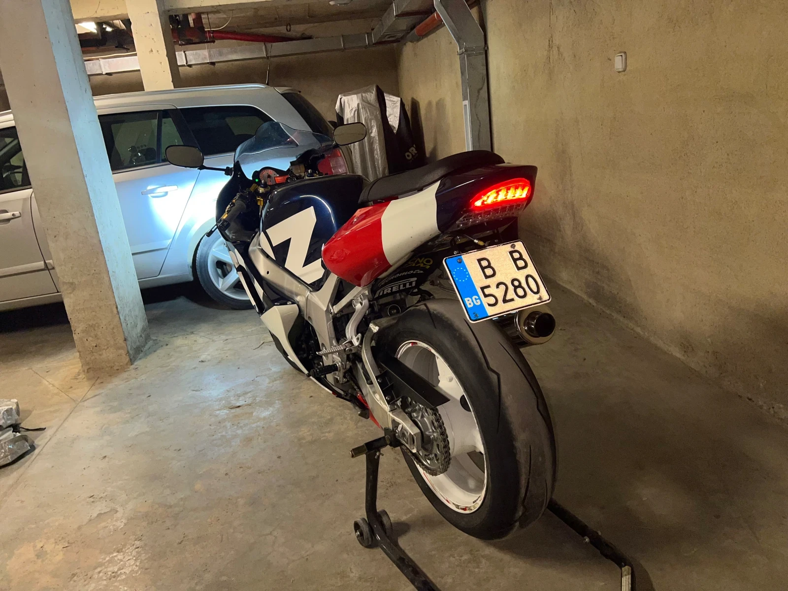 Suzuki Gsxr 750 - изображение 4