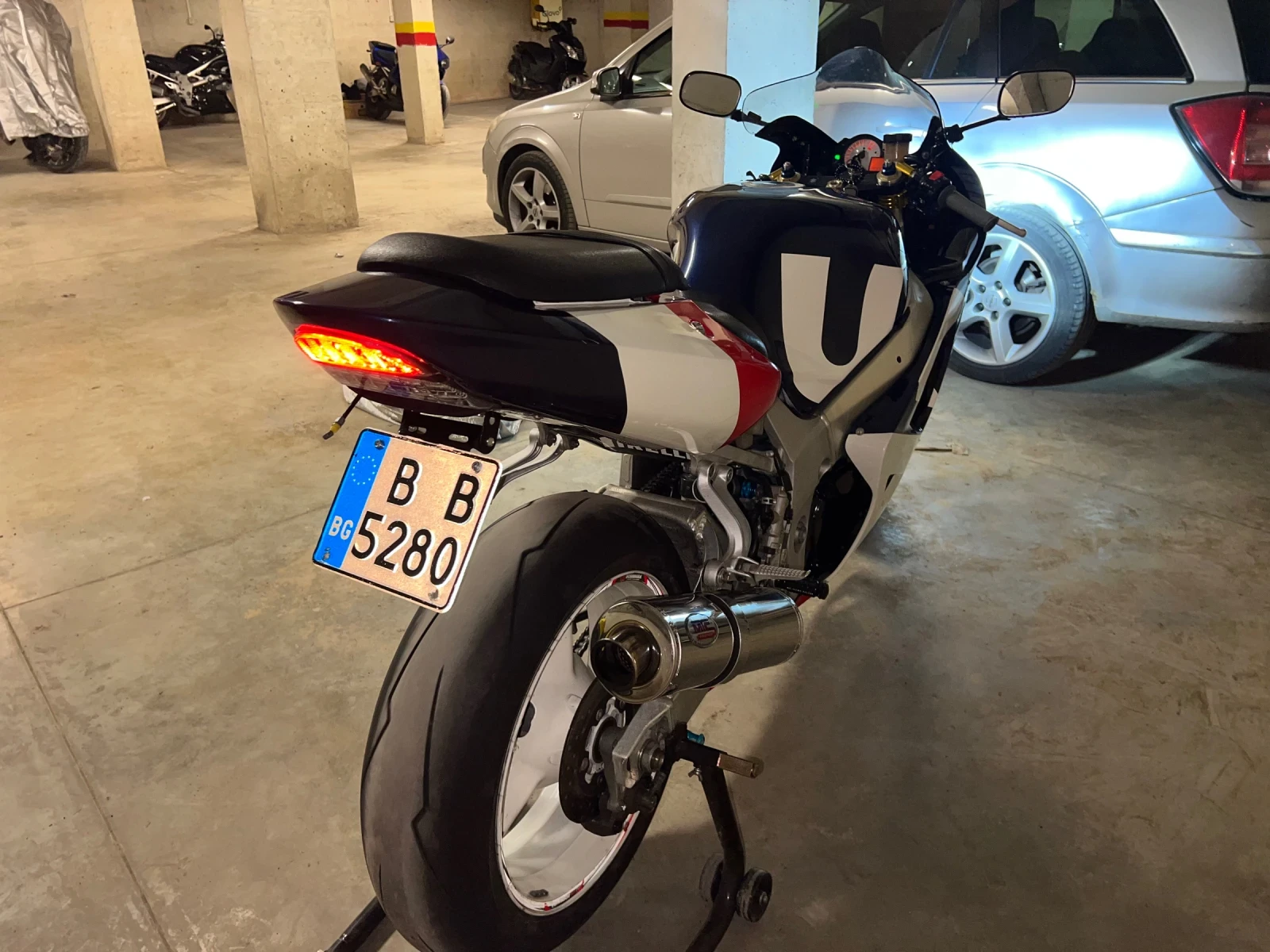 Suzuki Gsxr 750 - изображение 5