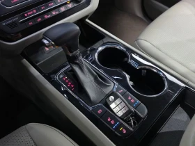 Kia Carnival 2.2 Automatic, снимка 11