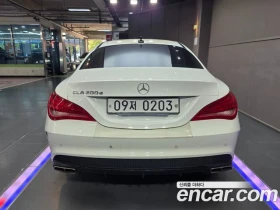 Mercedes-Benz CLA 200, снимка 4