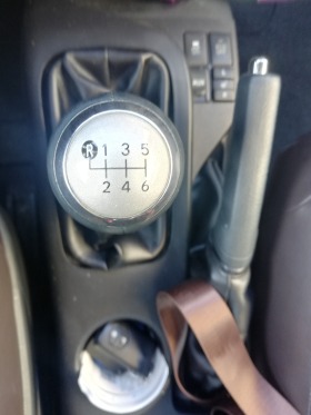 Toyota IQ 1.33 (98 кс) MT6, снимка 11 - Автомобили и джипове - 46112580