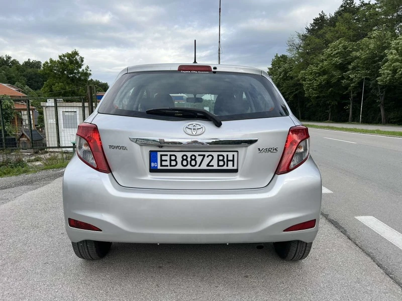 Toyota Yaris РЕАЛНИ КИЛОМЕТРИ!!!, снимка 4 - Автомобили и джипове - 45860805