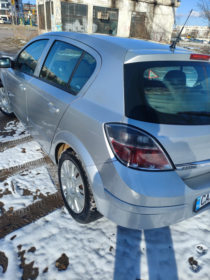 Opel Astra h, снимка 5 - Автомобили и джипове - 48990392