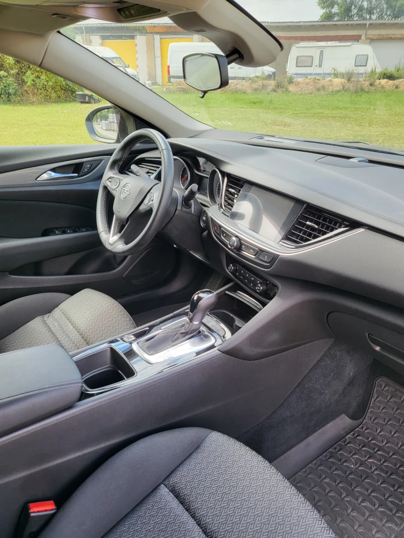 Opel Insignia, снимка 6 - Автомобили и джипове - 51630467