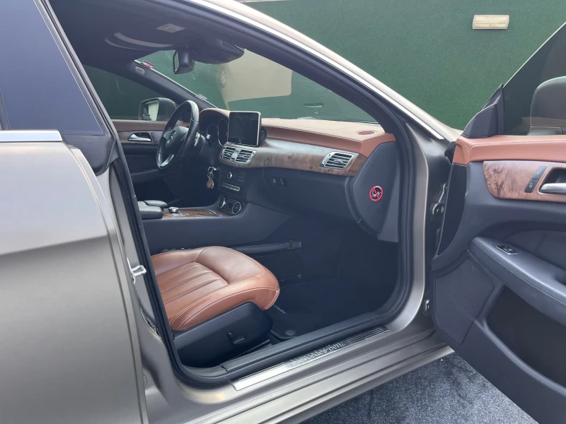 Mercedes-Benz CLS 350 AMG 4 Matic LED MULTIBEAM Дистроник Масаж ЛИЗИНГ, снимка 11 - Автомобили и джипове - 52483810