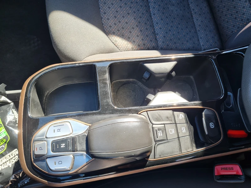 Hyundai Ioniq EV, снимка 9 - Автомобили и джипове - 51892272