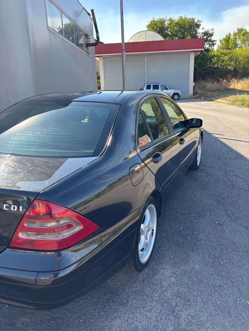 Mercedes-Benz C 220, снимка 8 - Автомобили и джипове - 52435331
