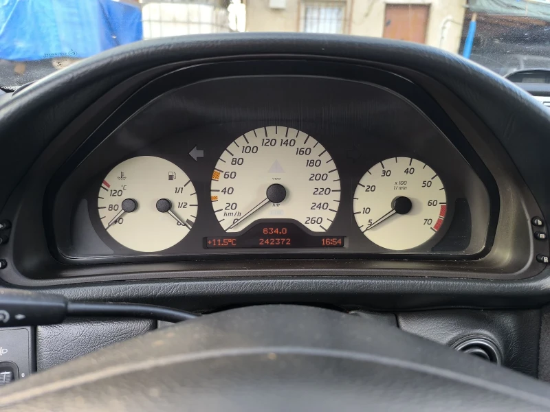 Mercedes-Benz 320 3.2 avtomat, снимка 8 - Автомобили и джипове - 52677746