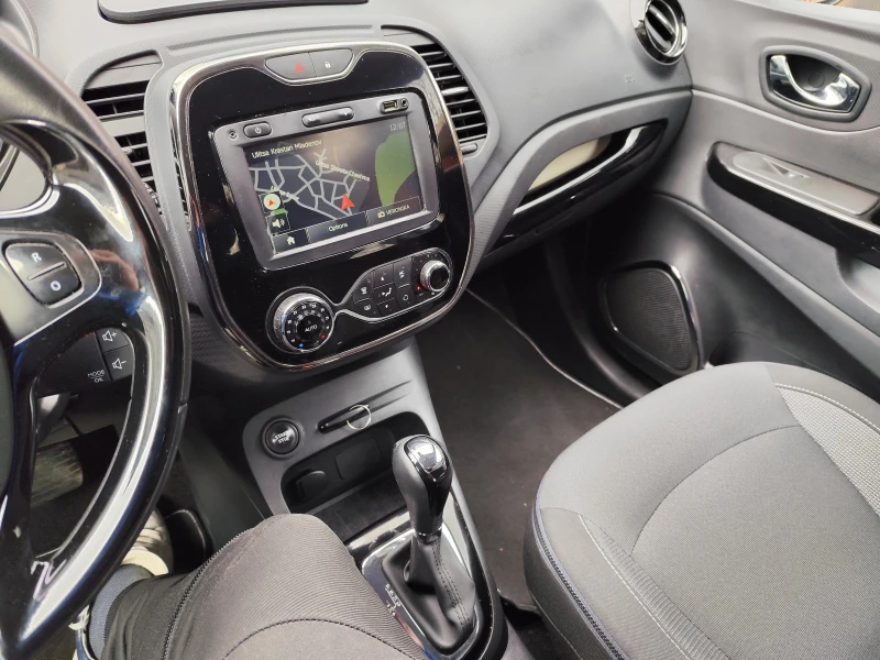Renault Captur 1.2i.AVTOMAT., снимка 17 - Автомобили и джипове - 53024511