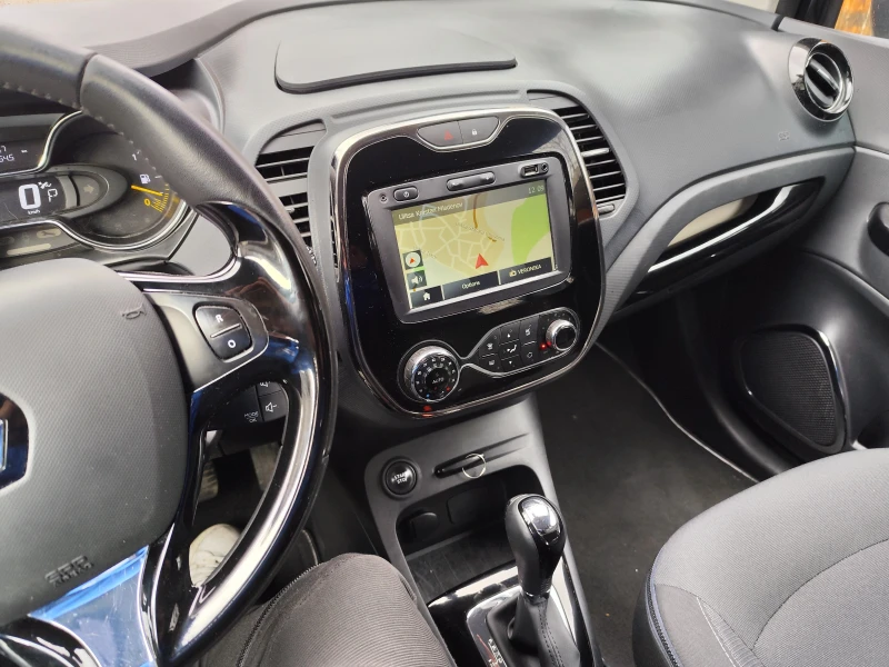 Renault Captur 1.2i.AVTOMAT., снимка 13 - Автомобили и джипове - 53024511