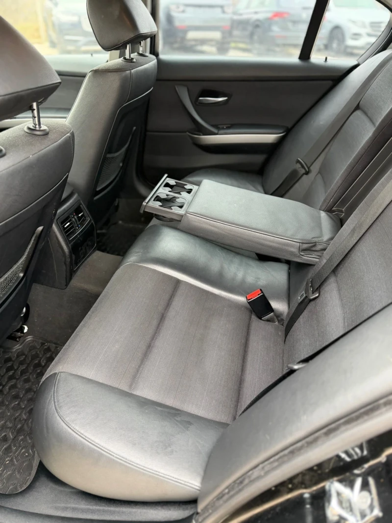 BMW 320 Навигация Рекаро Кожа Подгрев Фул, снимка 13 - Автомобили и джипове - 53238608