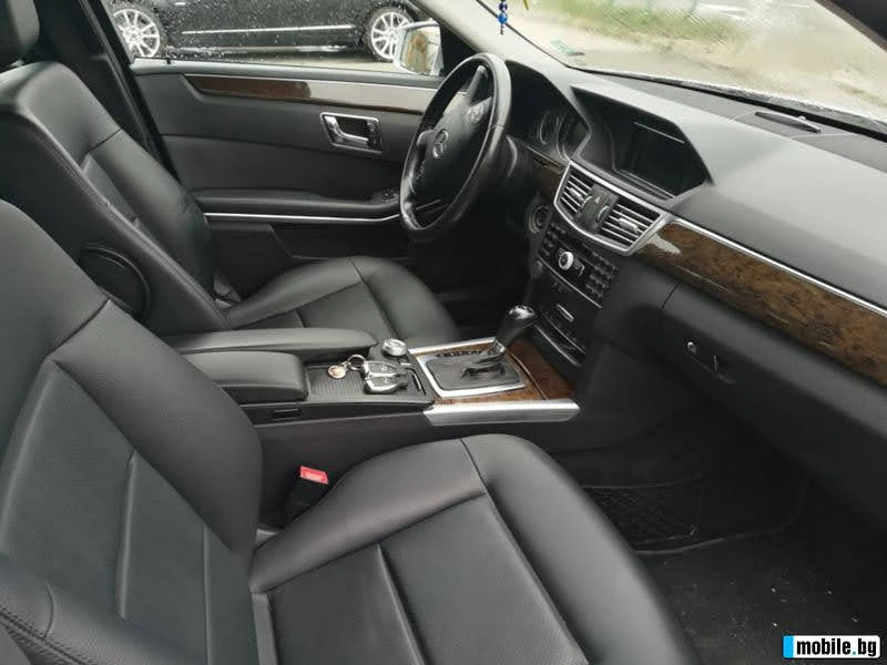 Mercedes-Benz E 250, снимка 10 - Автомобили и джипове - 46488617