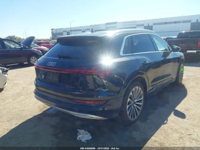 Audi E-Tron PREMIUM PLUS / QUATTRO / BANG&OLUFSEN, снимка 4 - Автомобили и джипове - 53154957