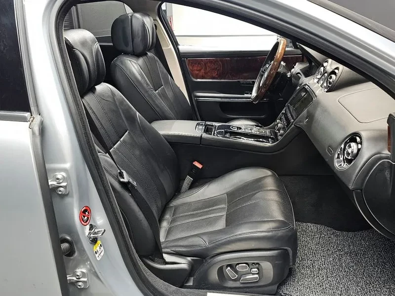 Jaguar Xj 3.0D, снимка 10 - Автомобили и джипове - 54454380