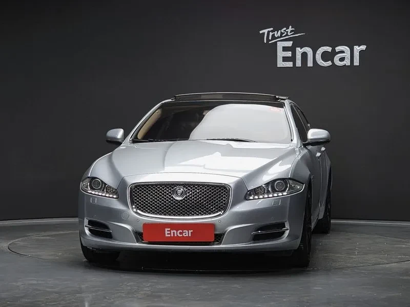 Jaguar Xj 3.0D, снимка 3 - Автомобили и джипове - 54454380