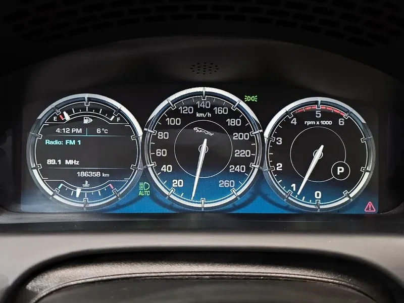 Jaguar Xj 3.0D, снимка 8 - Автомобили и джипове - 54454380