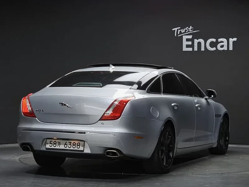 Jaguar Xj 3.0D, снимка 2 - Автомобили и джипове - 54454380