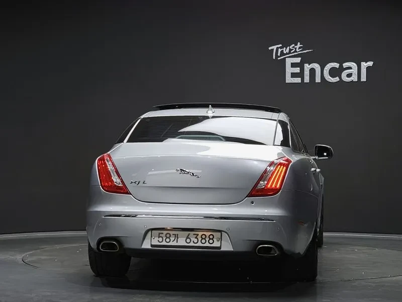 Jaguar Xj 3.0D, снимка 4 - Автомобили и джипове - 54454380